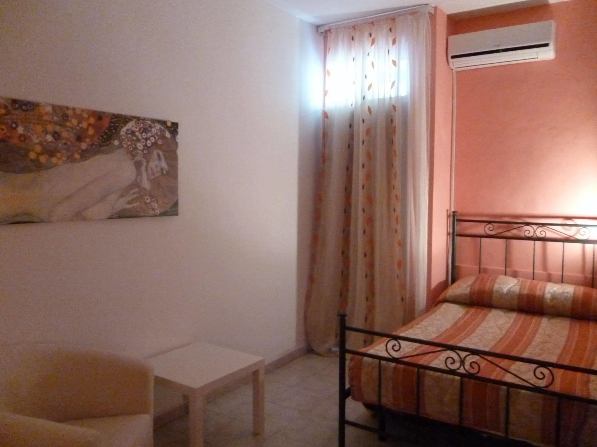 Vesta-Apartments คาตาเนีย ภายนอก รูปภาพ