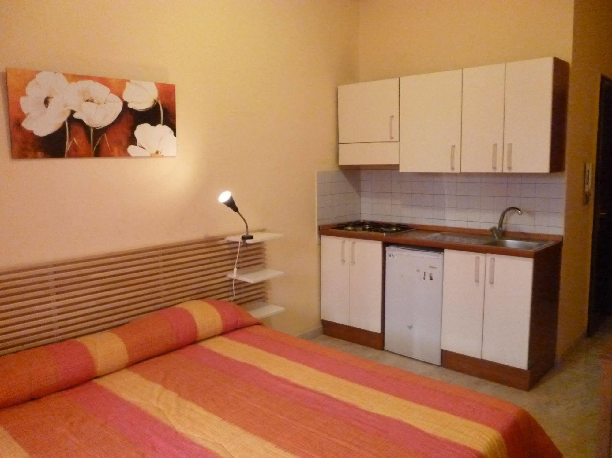 Vesta-Apartments คาตาเนีย ภายนอก รูปภาพ